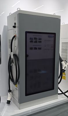 شارژر 120 کیلو وات DC EV شارژر 55 اینچی LCD تبلیغاتی صفحه نمایش دوگانه CCS1 CCS2 CHAdeMO GB / T برای خدمات بزرگراه